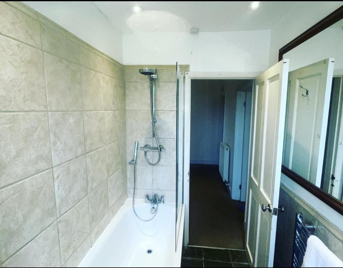 Appartamento Luxury 1-bed With Stunning Views Perfect For Short In