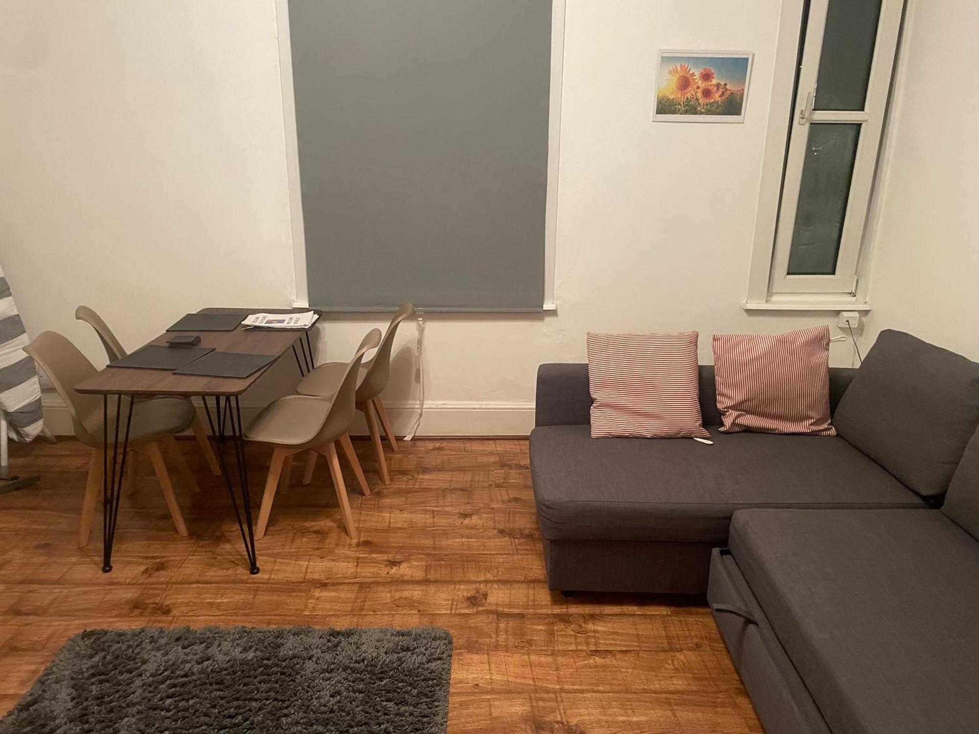 Luxury 1-bed With Stunning Views Perfect For Short In * Londra